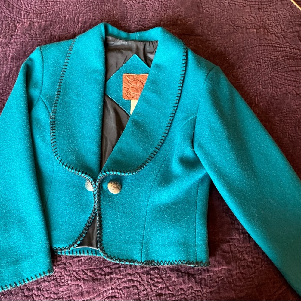 Forest Green Cropped Blazer with Tailored Fit